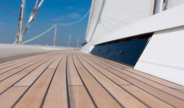A guide to yacht and ship teak deck rubber seam repairs in France