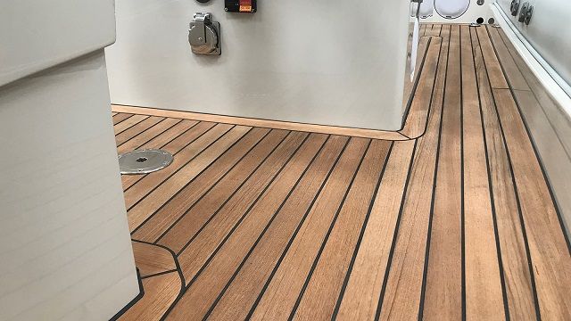 Preserving your ship’s elegance: Teak deck rubber seams repair in Torrevieja