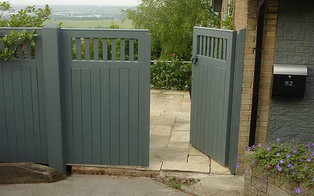 Aannemer houten poort