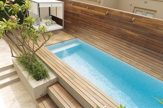 Factoren bij het laten installeren van een houten zwembadterras in Enschede