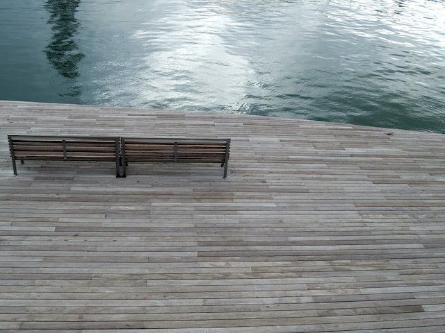 Houten vlonder laten aanleggen in Abcoude