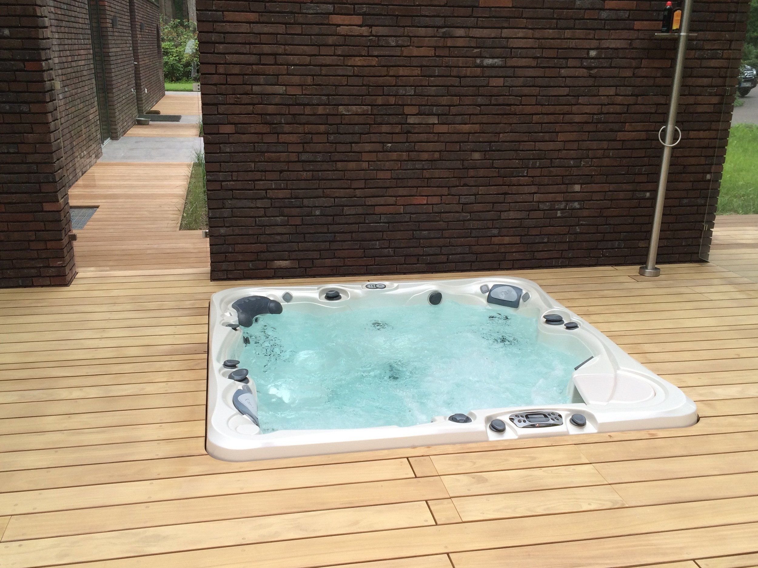 jaccuzzi ombouw
