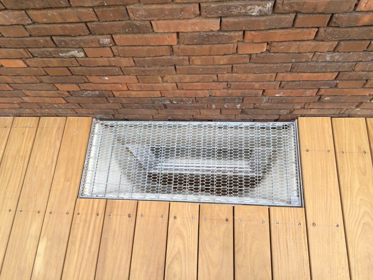 rooster van houten veranda